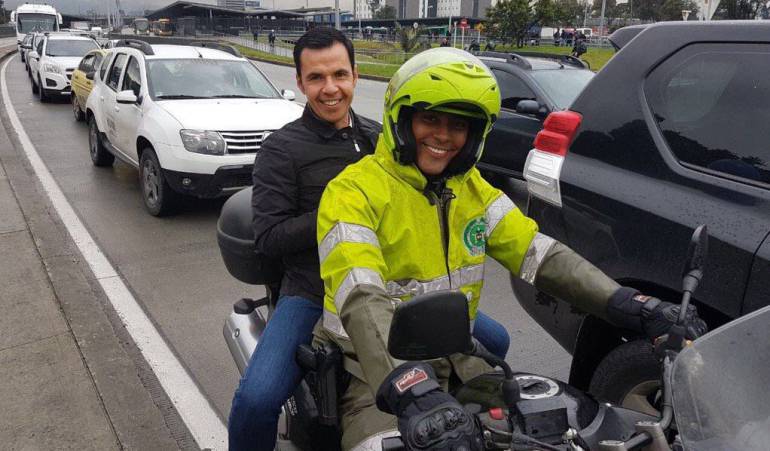Ministro del Interior en moto de la Policía