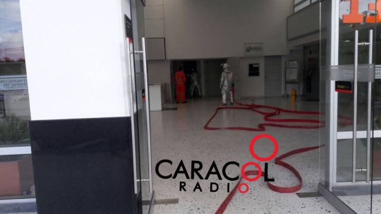 CORTO CIRCUITO GENERÓ EMERGENCIA EN AEROPUERTO PALONEGRO: Corto circuito generó pánico en aeropuerto Palonegro