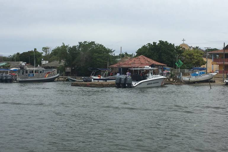 Fuerza pública y autoridades se tomaron la isla de Barú en Cartagena: Fuerza pública y autoridades se tomaron la isla de Barú en Cartagena
