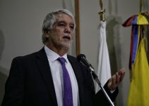 "Todas las mañanas yo rezo para que se destrabe la venta de la ETB": Peñalosa