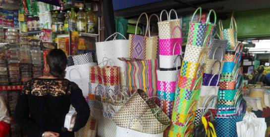 Las bolsas de zuncho pueden durar entre 5 a 8 años y su capacidad de peso puede ser más de 10 kilogramos. Las bolsas de zuncho pueden durar entre 5 a 8 años y su capacidad de peso puede ser más de 10 kilogramos.