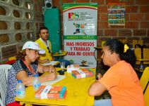 Familias de Villa Hermosa reciben
atención social de la Alcaldía de Cartagena