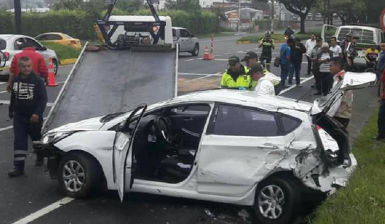 Accidente en la vía Pereira - Cartago deja dos personas muertas ... - Caracol Radio