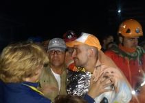 "Ellos están bien pero con muchos golpes en el cuerpo": familiares de montañistas rescatados
