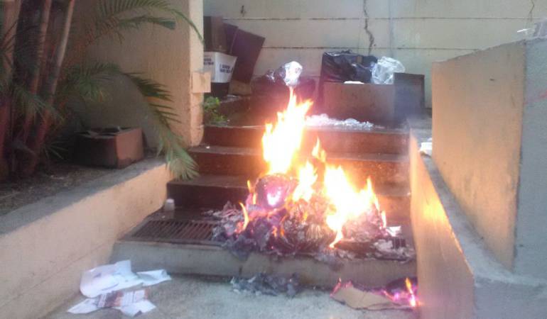 En Táchira queman puestos de votación — Constituyente venezolana