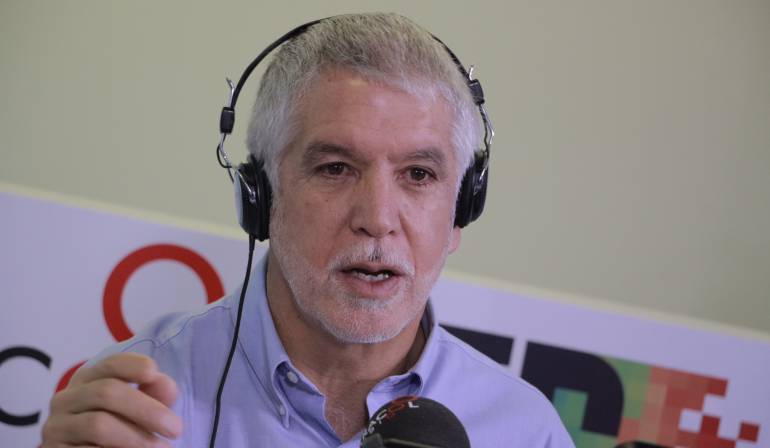 En firme proceso de revocatoria contra alcalde Peñalosa