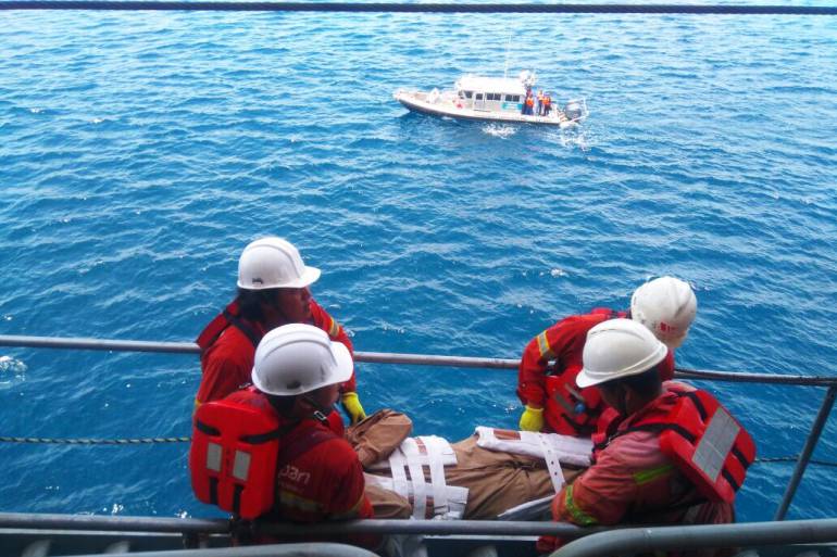 Armada Nacional evacúa heridos de buque mercante cerca a Cartagena: Armada Nacional evacúa heridos de buque mercante cerca a Cartagena