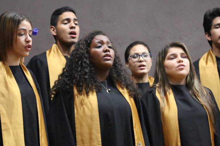 El coro San Agustin de la Universidad de Cartagana canta al Papa Francisco en el Angelus: El coro San Agustin de la Universidad de Cartagana canta al Papa Francisco en el Angelus