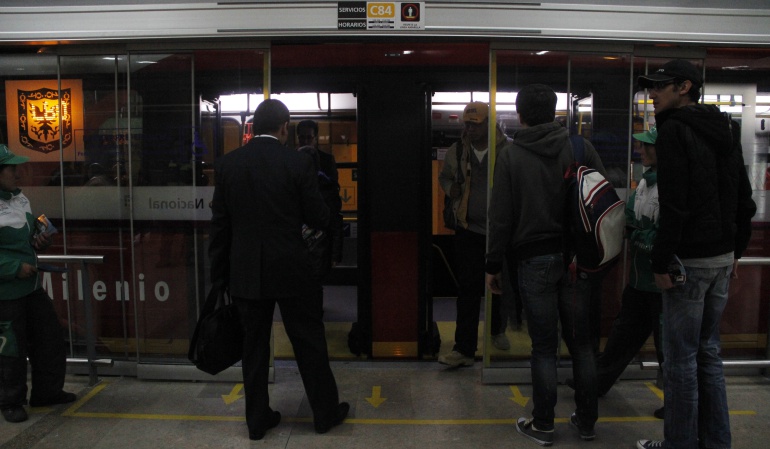 Limpieza de instalaciones Transmilenio: Transmilenio refuerza trabajos de limpieza en portales y estaciones