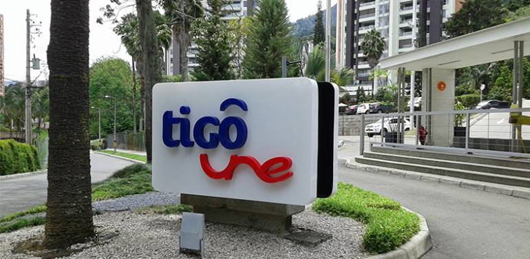 Tigo-Une: Alcalde de Barbosa hace llamado a Tigo-Une ante quejas en el servicio