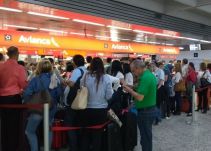 Huelga de pilotos afecta reservas hoteleras para partido Colombia -
Paraguay