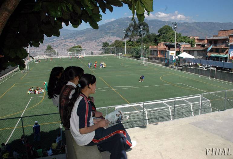 Medellín se une a la jornada para prevenir embarazos en la adolescencia