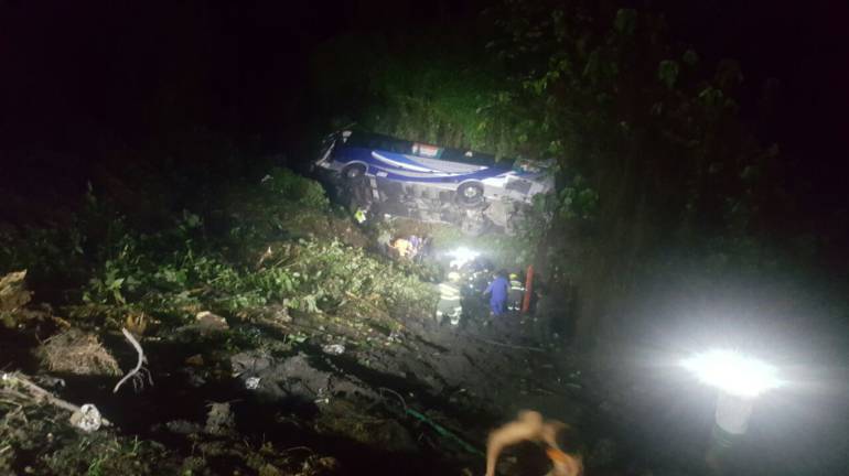Accidente en Santander deja 3 muertos y 25 heridos