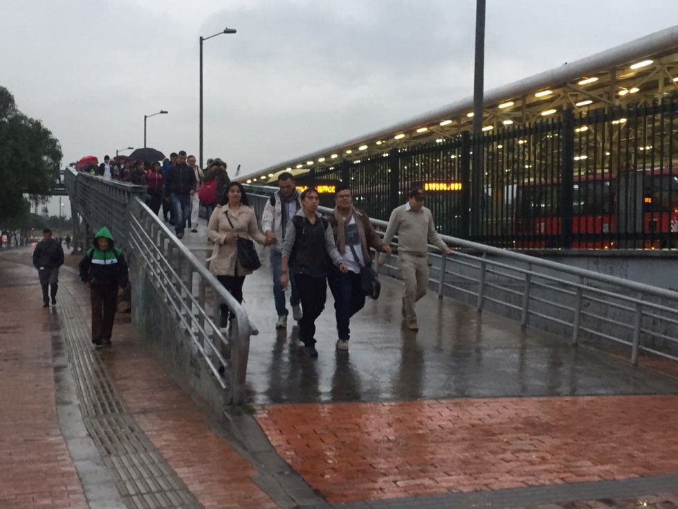 La Organización Suma S.A.S, operador del Sitp que presta el servicio en Ciudad Bolívar y que fue suspendido en las últimas horas por Transmilenio, aseguró que todos sus vehículos cuentan con el cubrimiento de las pólizas de responsabilidad civil contractual conforme a lo establecido. La Organización Suma S.A.S, operador del Sitp que presta el servicio en Ciudad Bolívar y que fue suspendido en las últimas horas por Transmilenio, aseguró que todos sus vehículos cuentan con el cubrimiento de las pólizas de responsabilidad civil contractual conforme a lo establecido.