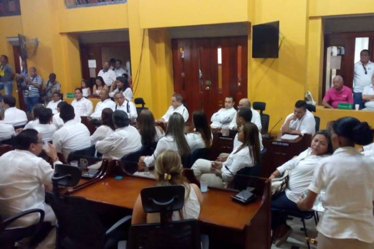 Citan debate para revisar posible suspensión masiva de colegios en Cartagena: Citan debate para revisar posible suspensión masiva de colegios en Cartagena