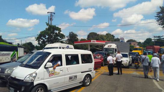 Paro arrocero: Problemas de movilidad vía Saldaña - Neiva por paro arrocero Paro arrocero: Problemas de movilidad vía Saldaña - Neiva por paro arrocero