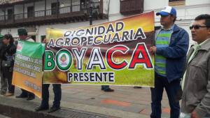 Con plantón, campesinos protestaron por la crisis agropecuaria en Boyacá: Con plantón, campesinos protestaron por la crisis agropecuaria en Boyacá Con plantón, campesinos protestaron por la crisis agropecuaria en Boyacá: Con plantón, campesinos protestaron por la crisis agropecuaria en Boyacá