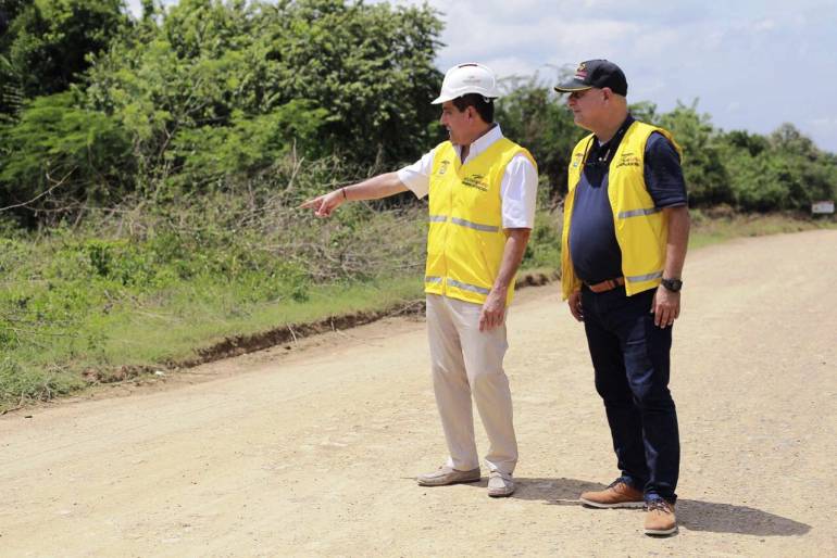 Gobernador de Bolívar dio inicio a obras de la vía Arroyohondo - Mahates: Gobernador de Bolívar dio inicio a obras de la vía Arroyohondo - Mahates