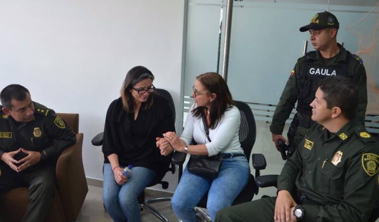 Liberada Claudia Restrepo, hermana de Juan Camilo Restrepo, jefe negociador con ELN Liberada Claudia Restrepo, hermana de Juan Camilo Restrepo, jefe negociador con ELN