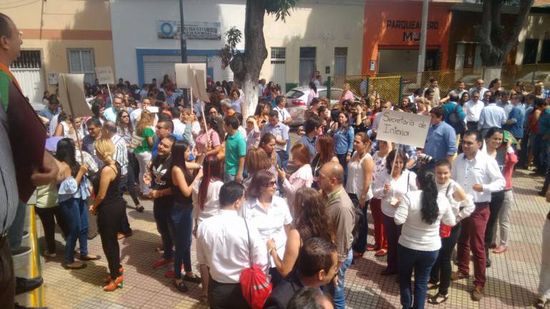 BUCARAMANGA SE UNIÓ AL SIMULACRO DE EVACUACIÓN DE SISMOS: En la región donde más tiembla, también se sumaron al simulacro por evacuación