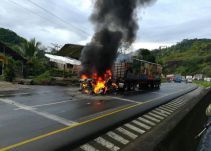 Policía evitó que dos camiones fueran incinerados en la vía a Buenaventura