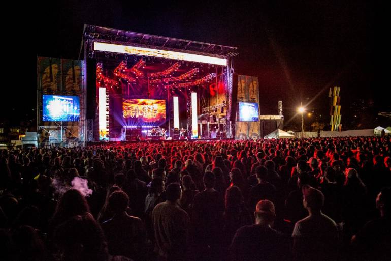 Este puente festivo, bailarines y músicos se toman a Medellín