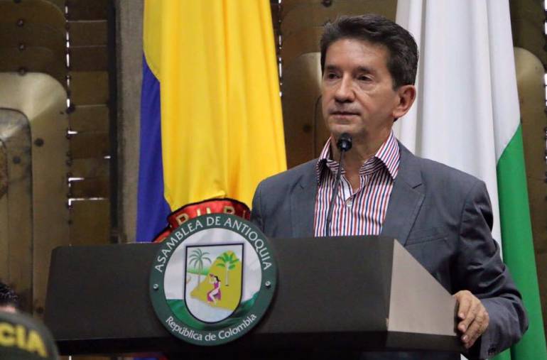 NO, PUEDO, PEDIR, RENUNCIA, CONTRALOR. GOBERNADOR, ANTIOQUIA: “No puedo pedir renuncia del contralor de Antioquia”: Luis Pérez