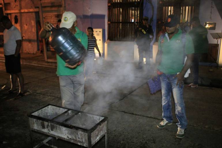 Alcaldía y Policía de Cartagena controlan la preparación de comidas en el espacio público: Alcaldía y Policía de Cartagena controlan la preparación de comidas en el espacio público