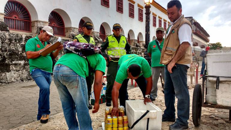 Intensifican control a expendio de licor en el espacio público en Cartagena: Intensifican control a expendio de licor en el espacio público en Cartagena