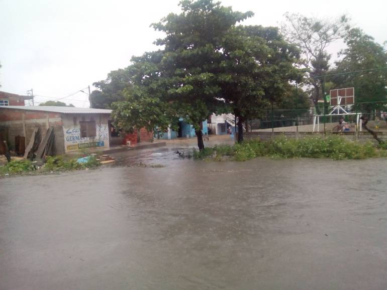 No arrojar basuras a los canales ayuda a evitar inundaciones: Bomberos de Cartagena: No arrojar basuras a los canales ayuda a evitar inundaciones: Bomberos de Cartagena