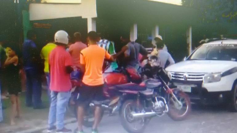 RIÑA,ASESINO. HINCHA,: Asesinan hincha del Santa Fe, en Barrancabermeja RIÑA,ASESINO. HINCHA,: Asesinan hincha del Santa Fe, en Barrancabermeja