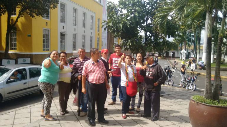 ELECCIONES, VOTACION, CONSULTA PARTIDO: Consulta Liberal en Bucaramanga: los pocos votantes son de la tercera edad