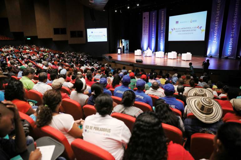 Clausuran en Cartagena “Laboratorios a los Nuevos Territorios: 20 Años de Construcción de Paz”: Clausuran en Cartagena “Laboratorios a los Nuevos Territorios: 20 Años de Construcción de Paz” Clausuran en Cartagena “Laboratorios a los Nuevos Territorios: 20 Años de Construcción de Paz”: Clausuran en Cartagena “Laboratorios a los Nuevos Territorios: 20 Años de Construcción de Paz”