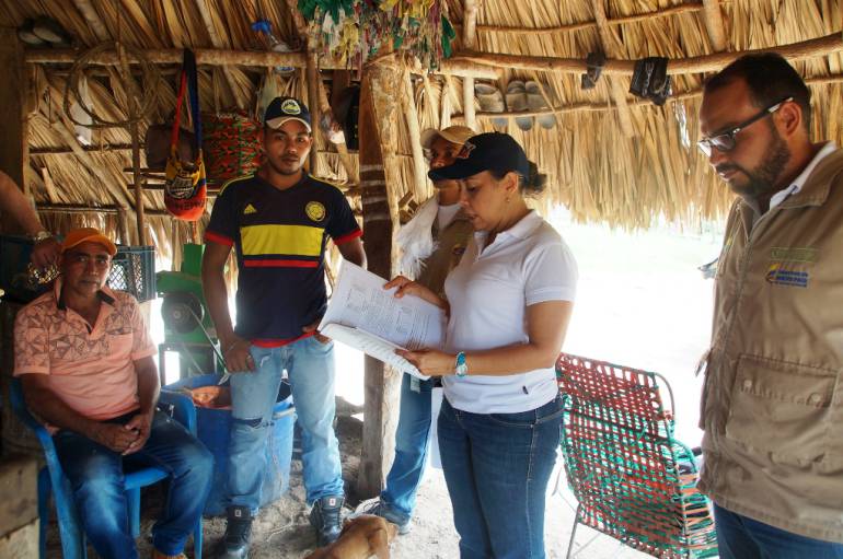 Familias de El Carmen de Bolívar, víctimas de las Farc, recuperaron sus parcelas: Familias de El Carmen de Bolívar, víctimas de las Farc, recuperaron sus parcelas