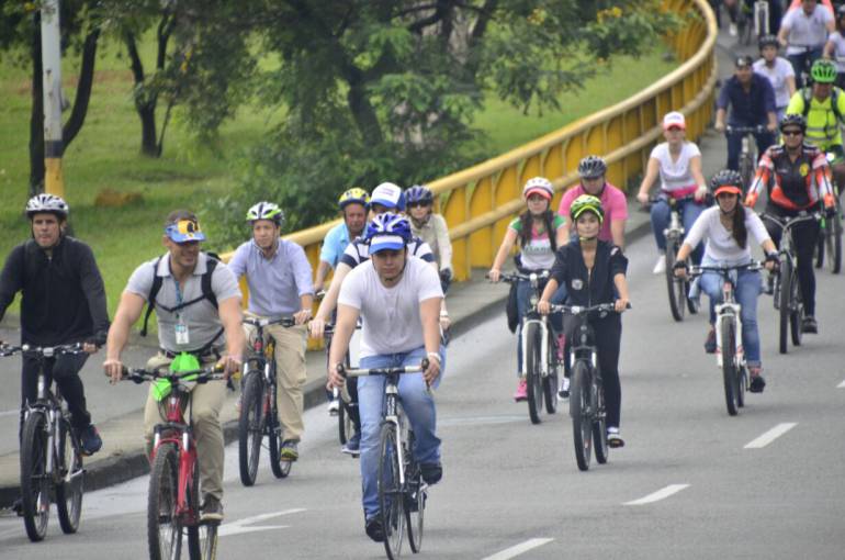 Medellín estimula a los servidores municipales para ir En Bici al trabajo