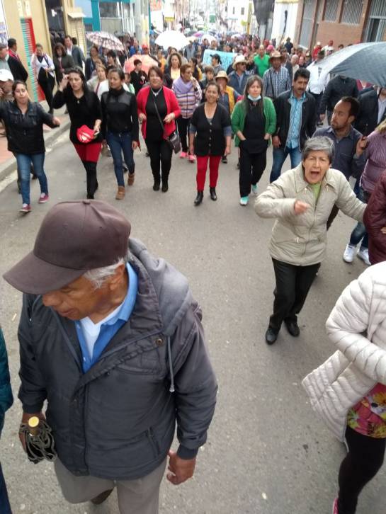 Aumentan las protestas en Chiquinquirá por falta de agua para más de 70.000 personas: Aumentan las protestas en Chiquinquirá por falta de agua para más de 70.000 personas Aumentan las protestas en Chiquinquirá por falta de agua para más de 70.000 personas: Aumentan las protestas en Chiquinquirá por falta de agua para más de 70.000 personas