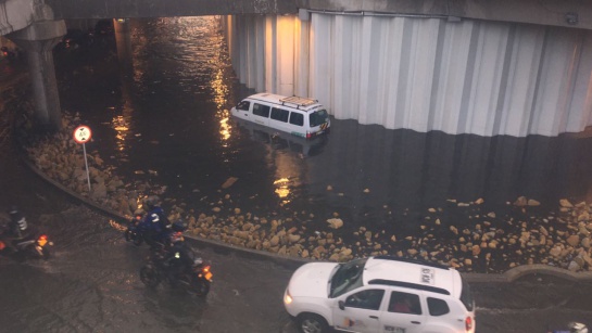 Fuertes aguaceros movilidad: Otra vez se inundó el deprimido de la 94 en Bogotá Fuertes aguaceros movilidad: Otra vez se inundó el deprimido de la 94 en Bogotá