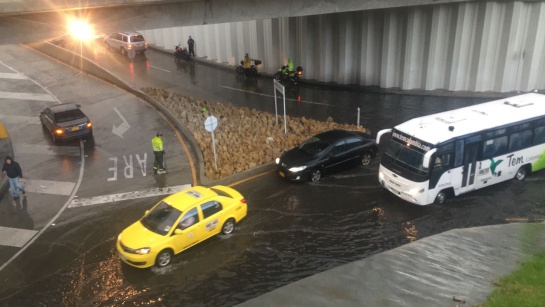 Fuertes aguaceros movilidad: Otra vez se inundó el deprimido de la 94 en Bogotá Fuertes aguaceros movilidad: Otra vez se inundó el deprimido de la 94 en Bogotá