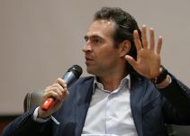 Medellín no es la que muestra Netflix: alcalde Federico Gutiérrez
