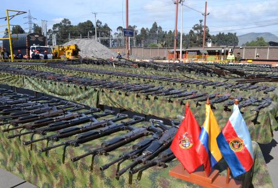Colombia tiene 35.000 armas de fuego menos: Colombia tiene 35.000 armas de fuego menos Colombia tiene 35.000 armas de fuego menos: Colombia tiene 35.000 armas de fuego menos