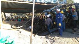 Familiares de víctimas de la tragedia minera en Boyacá reciben atención psicológica de la Cruz Roja: Familiares de víctimas de la tragedia minera en Boyacá reciben atención psicológica de la Cruz Roja Familiares de víctimas de la tragedia minera en Boyacá reciben atención psicológica de la Cruz Roja: Familiares de víctimas de la tragedia minera en Boyacá reciben atención psicológica de la Cruz Roja