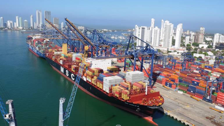Gigante de más de doce mil TEU llegó a Sociedad Portuaria de Cartagena: Gigante de más de 12.000 TEU llegó a Sociedad Portuaria de Cartagena