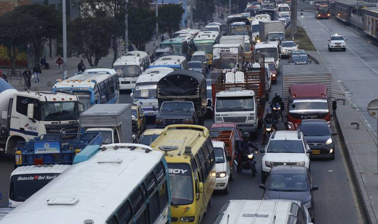 Estado de las vías puente festivo fin de año: Cierres intermitentes en vía Mosquera - La Mesa por lluvias