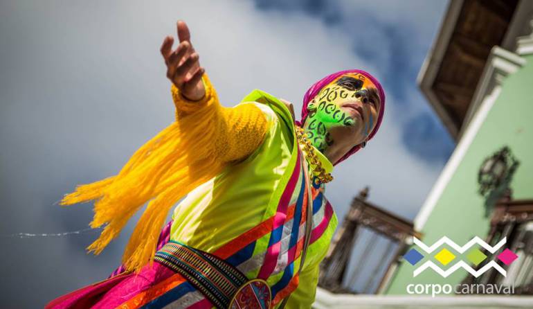 Carnaval de blancos y negros: Hoy canto a la tierra en el Carnaval de Negros y Blancos