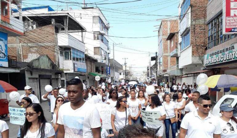 Tumaqueños violencia: Tumaqueños marcharon contra la violencia