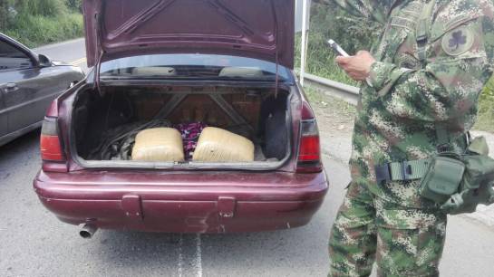 Enfrentamiento con Ejército: Dos muertos deja un intercambio de disparos entre el Ejército y varias personas que se movilizaban en un vehículo Enfrentamiento con Ejército: Dos muertos deja un intercambio de disparos entre el Ejército y varias personas que se movilizaban en un vehículo