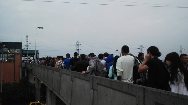 Abiertas estaciones del Metro de Medellín, afectadas por descarga eléctrica Abiertas estaciones del Metro de Medellín, afectadas por descarga eléctrica