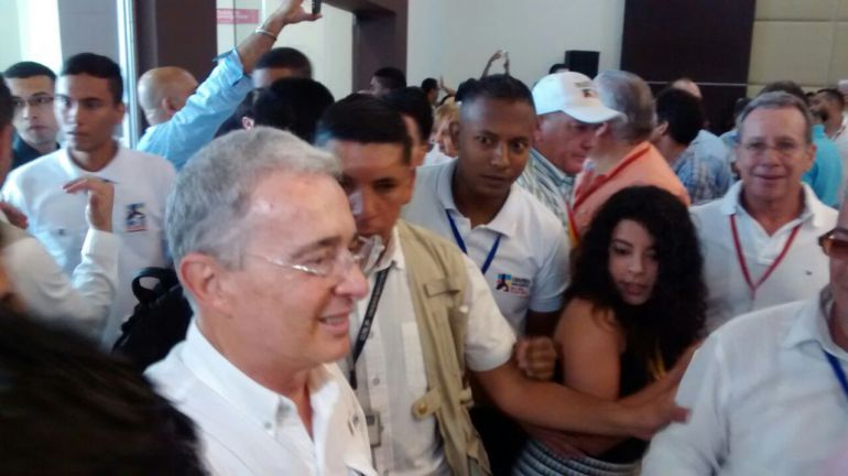 Candidato de Uribe y Pastrana en las elecciones: Uribe y Pastrana definen mecanismo para escoger candidato presidencial