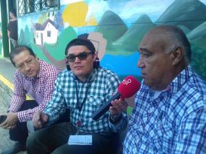 Vicente Mantilla, presidente del comité municipal de Cafeteros de Circasia y Leonardo Arcila rector del colegio Vicente Mantilla, presidente del comité municipal de Cafeteros de Circasia y Leonardo Arcila rector del colegio