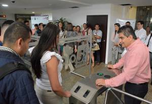 El sistema de huella utilizado para acceder a la gobernación tuvo un costo de 233 millones de pesos El sistema de huella utilizado para acceder a la gobernación tuvo un costo de 233 millones de pesos